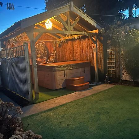 Acorn Cottage Олертън Екстериор снимка